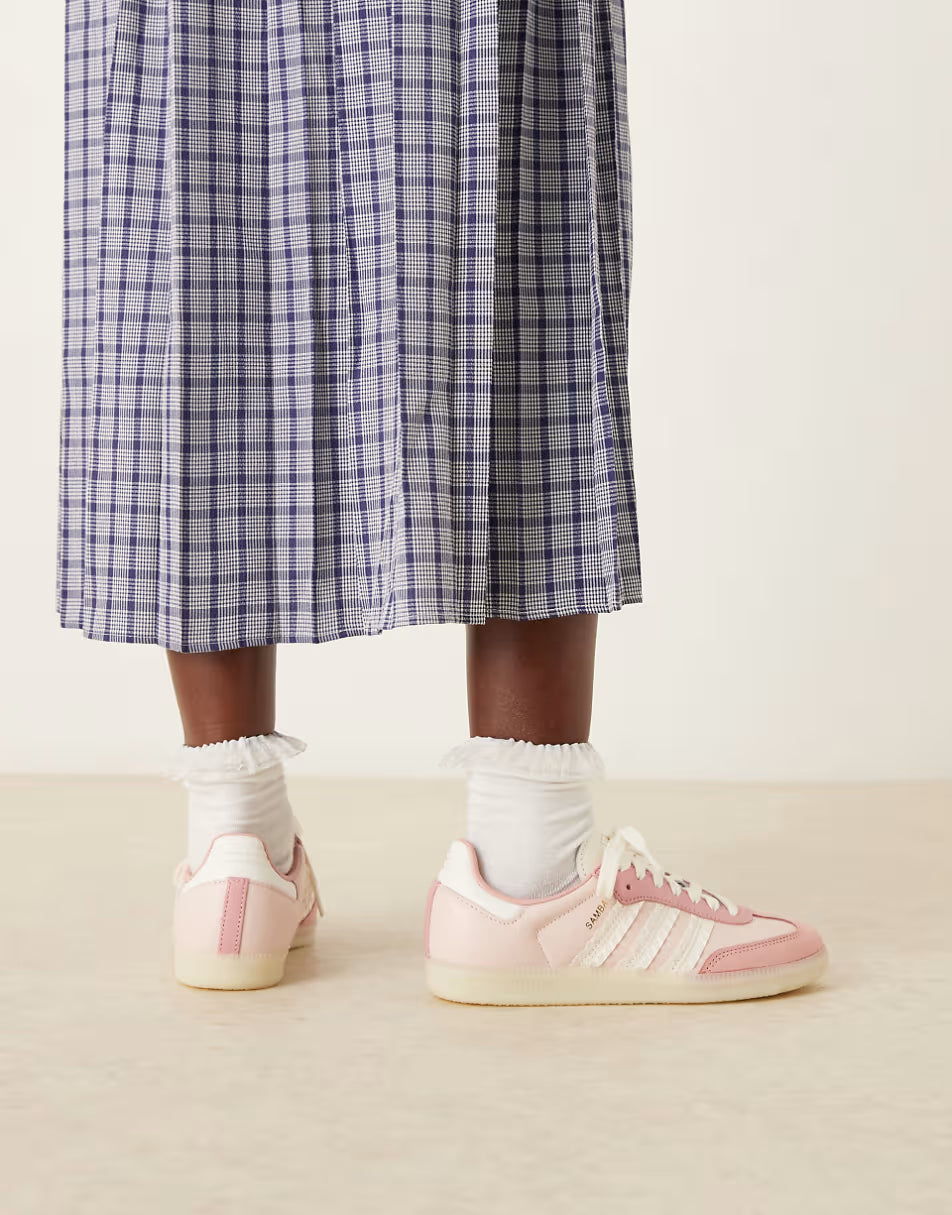 Baskets basses rétro à détails volantés – Style urbain